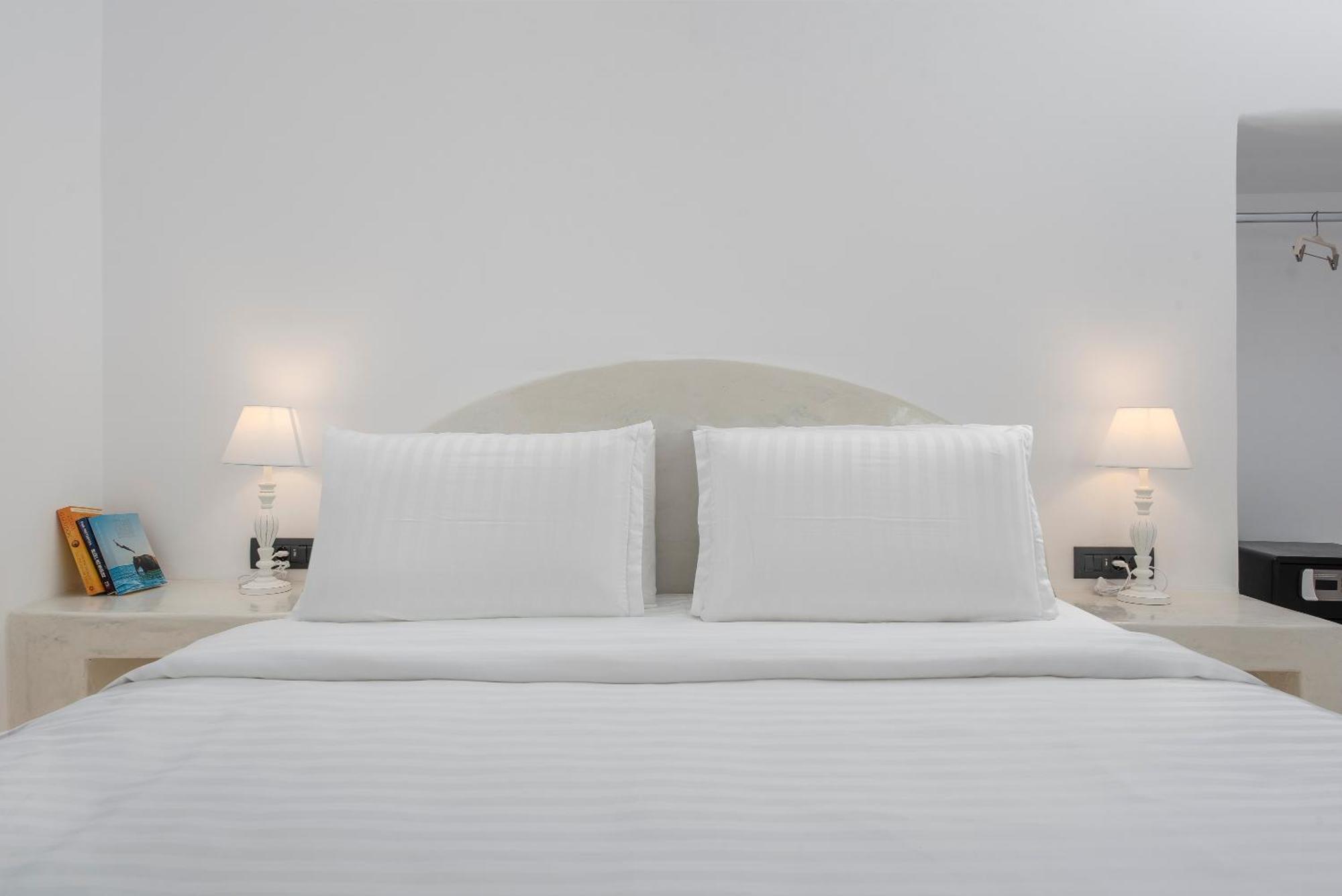 Sole D'Oro Luxury Suites Иа Стая снимка