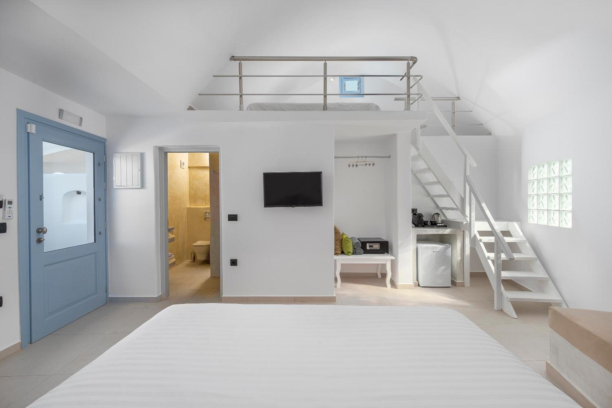 Sole D'Oro Luxury Suites Иа Стая снимка