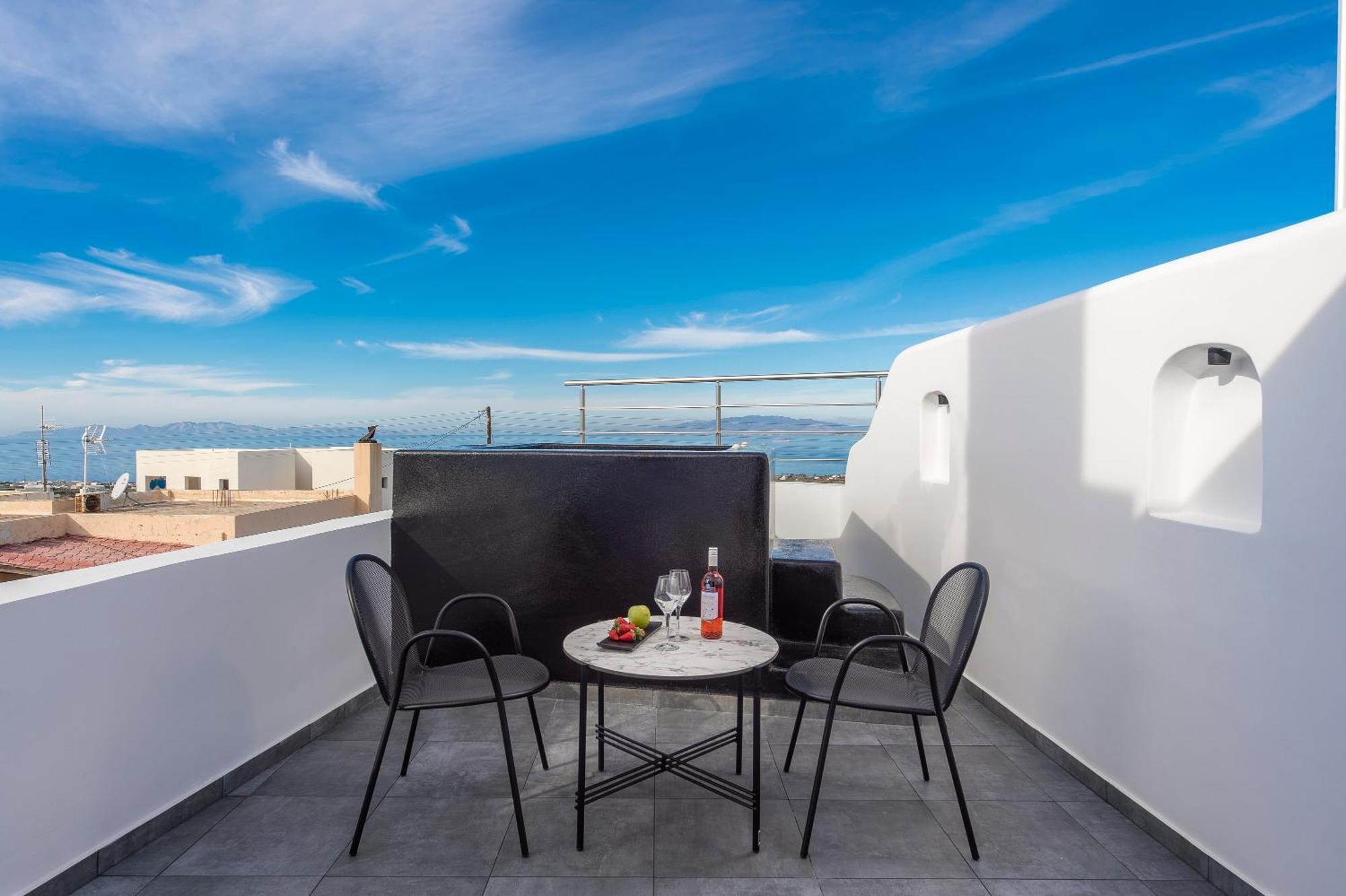 Sole D'Oro Luxury Suites Иа Стая снимка