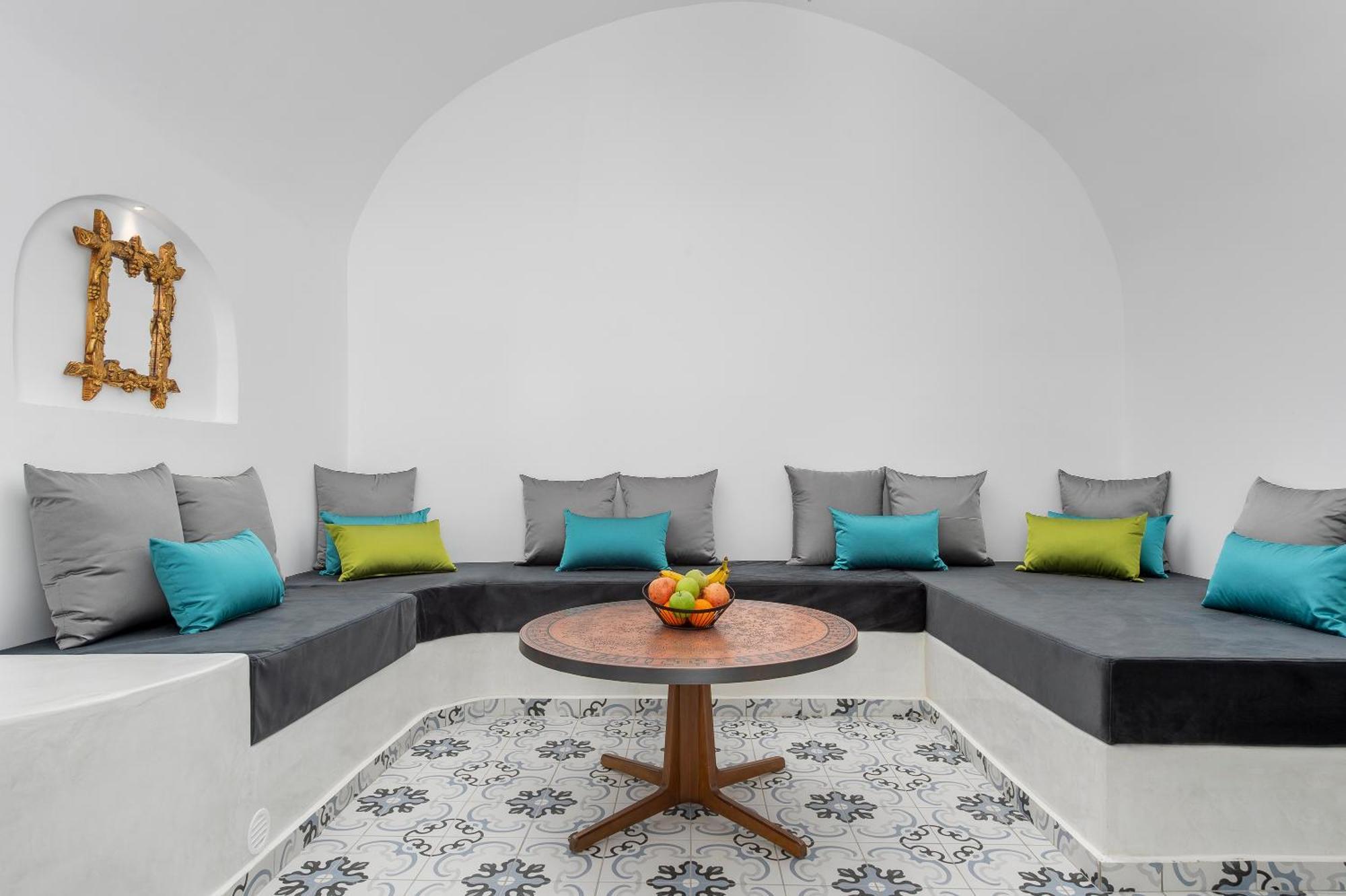 Sole D'Oro Luxury Suites Иа Стая снимка